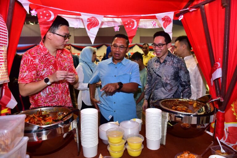 𝐀 𝐅𝐄𝐒𝐓𝐈𝐕𝐀𝐋 𝐎𝐅 𝐍𝐀𝐓𝐈𝐎𝐍𝐒, 𝐀 𝐍𝐈𝐆𝐇𝐓 𝐓𝐎 𝐑𝐄𝐌𝐄𝐌𝐁𝐄𝐑